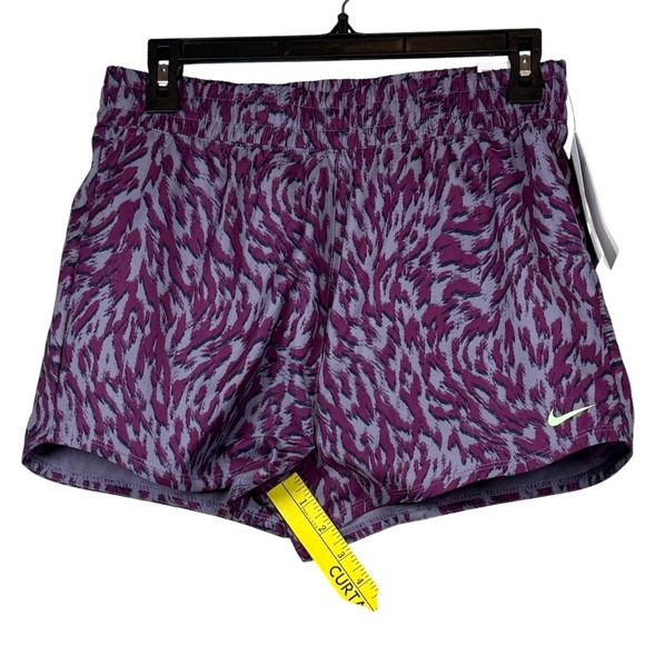 Nike One Girls Woven High-Waisted Shorts, Daybreak/Viotech/Vapour Green, Size XL - Picture 8 of 12